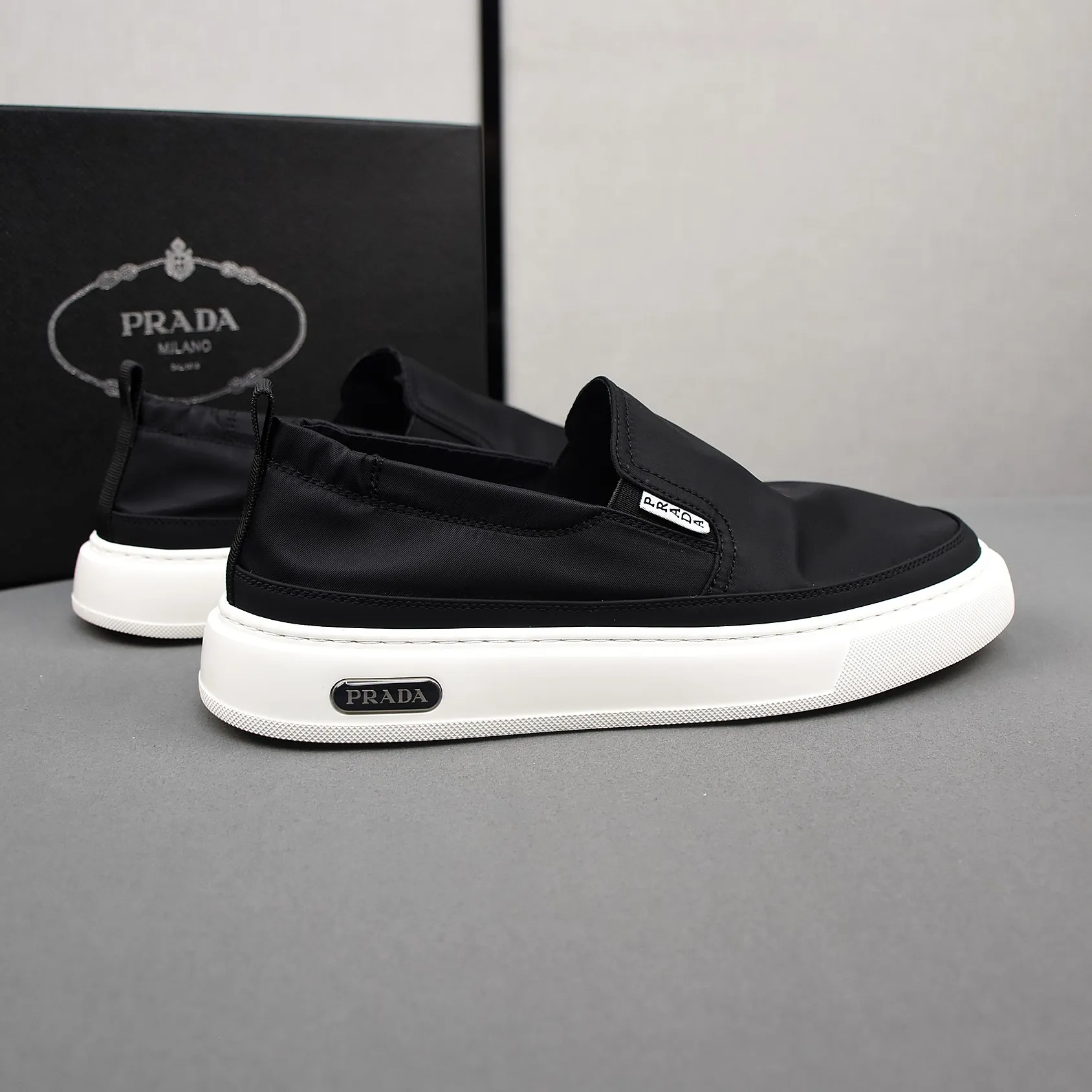 PP380❣️❣️❣️Prada breathable cloth shoes, the upper is made of comfortable and breathable fabric, and the ultra-light soft foam outsole. Men's size 39-44.